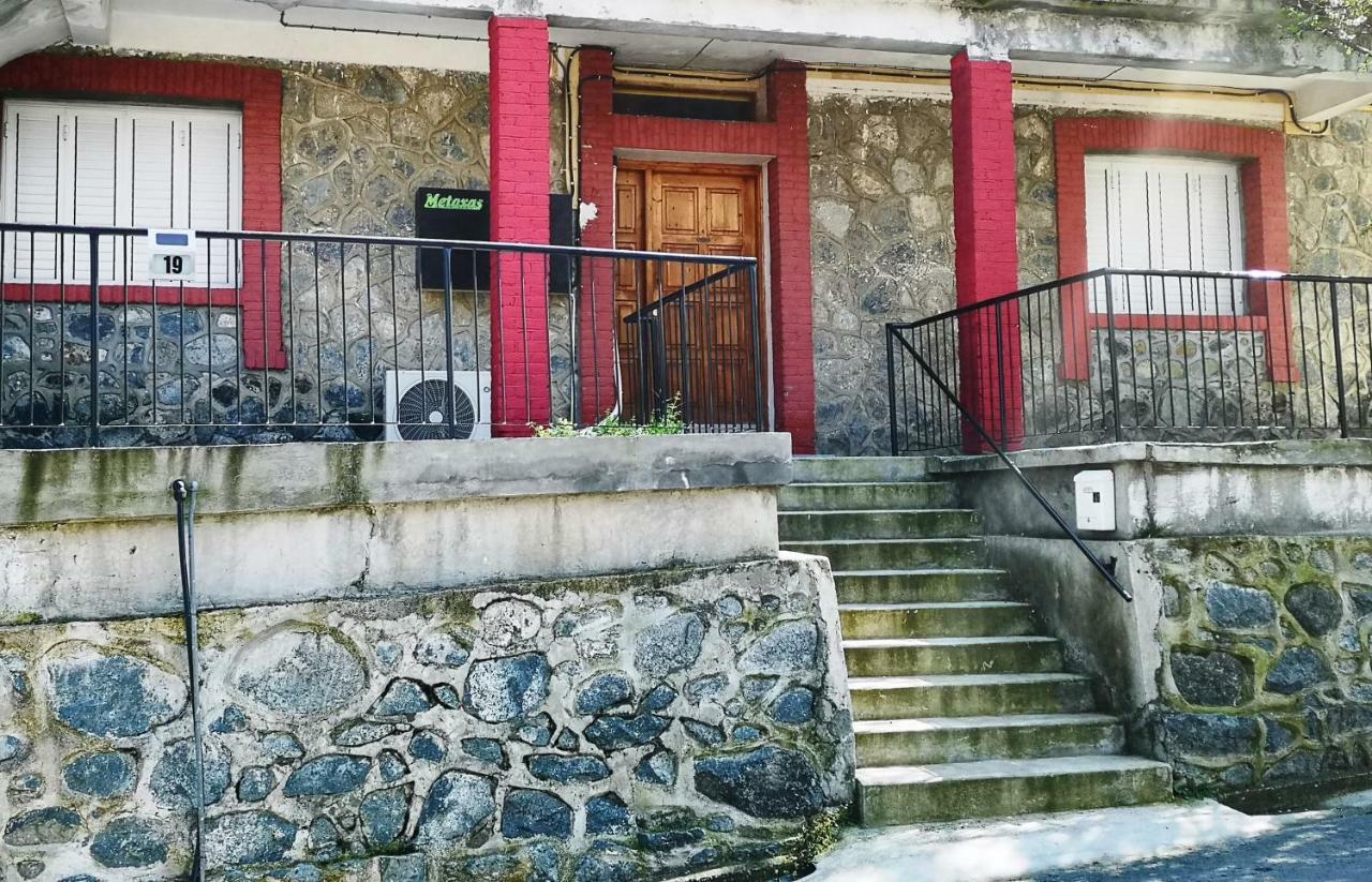 Maison d'hôtes Metaxas Mansion à Kakopetriá Extérieur photo